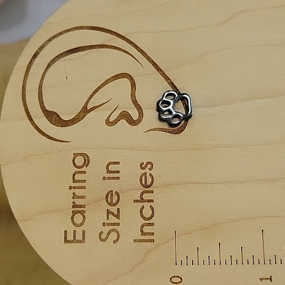 Pawprint Stud Earrings, choice of color - Picture 3 of 5